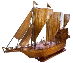 Miniatur Kapal Laut